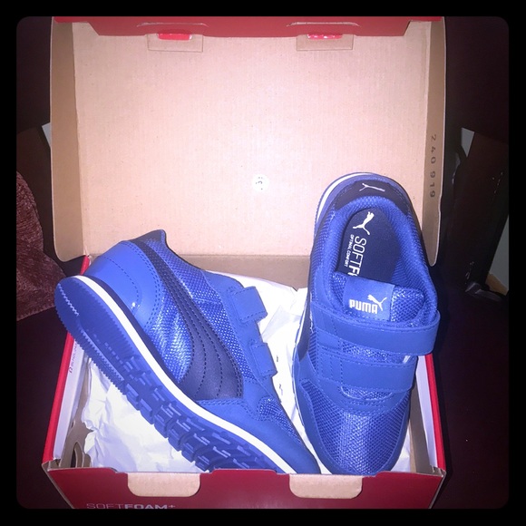 kids puma tennis shoes